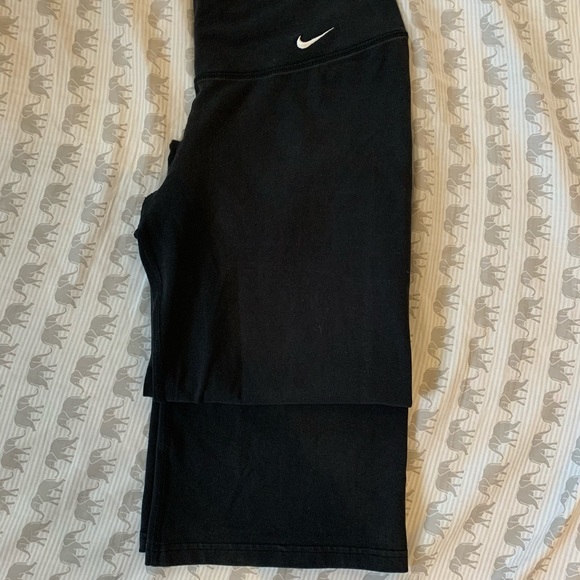 Nike Dry Fit Yoga Pants😍 - Picture 3 of 3